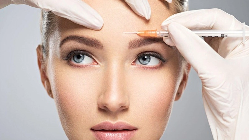 Các phương pháp thẩm mỹ không xâm lấn giúp giảm nhanh và hiệu quả nếp nhăn giữa hai chân mày (Nguồn: Internet)