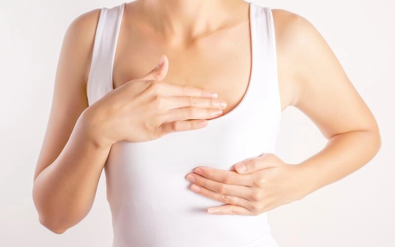 Nâng ngực bao lâu thì hết đau? 5 cách giảm đau hiệu quả